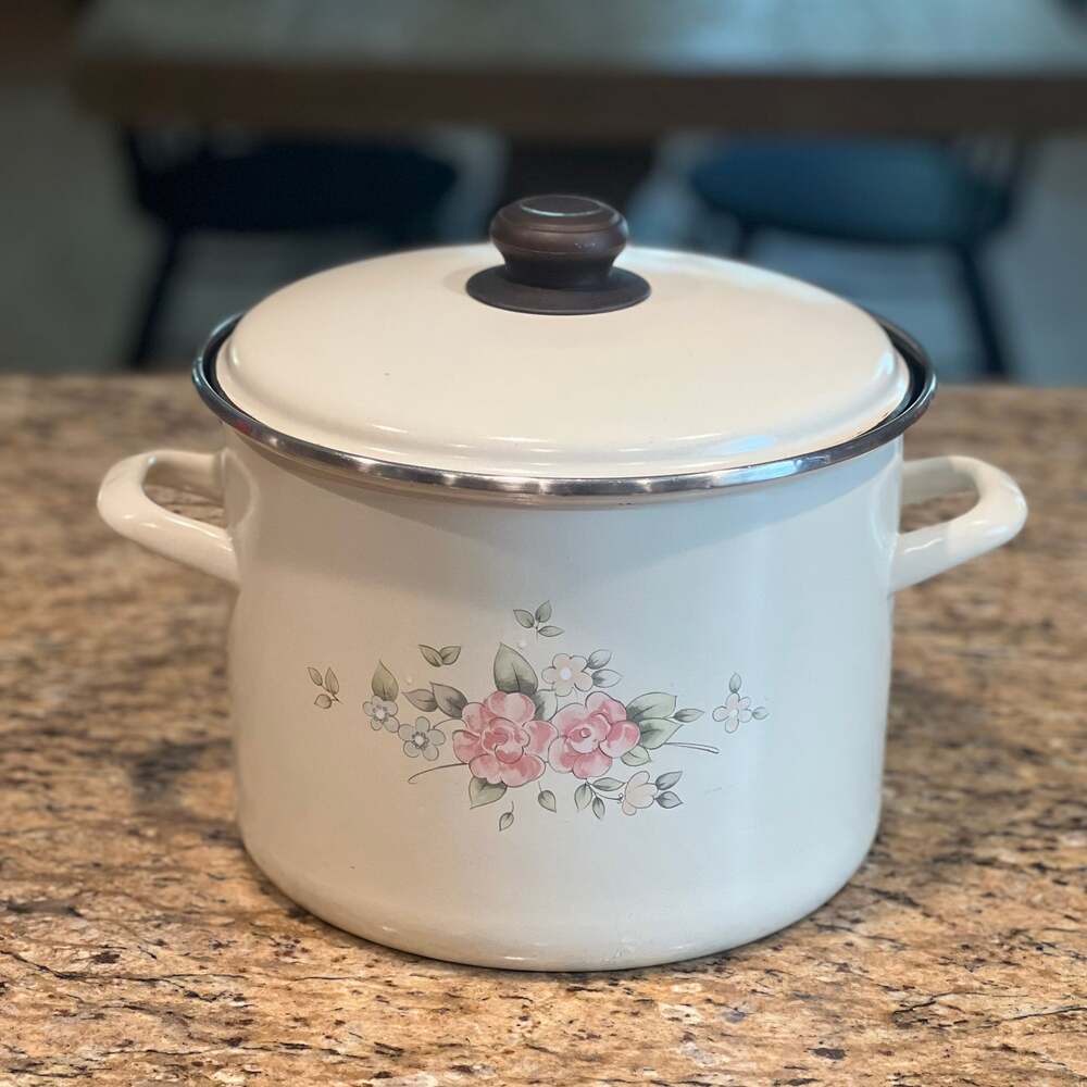 Pfaltzgraff Tea Rose Enamel Stock Pot 8 Quart